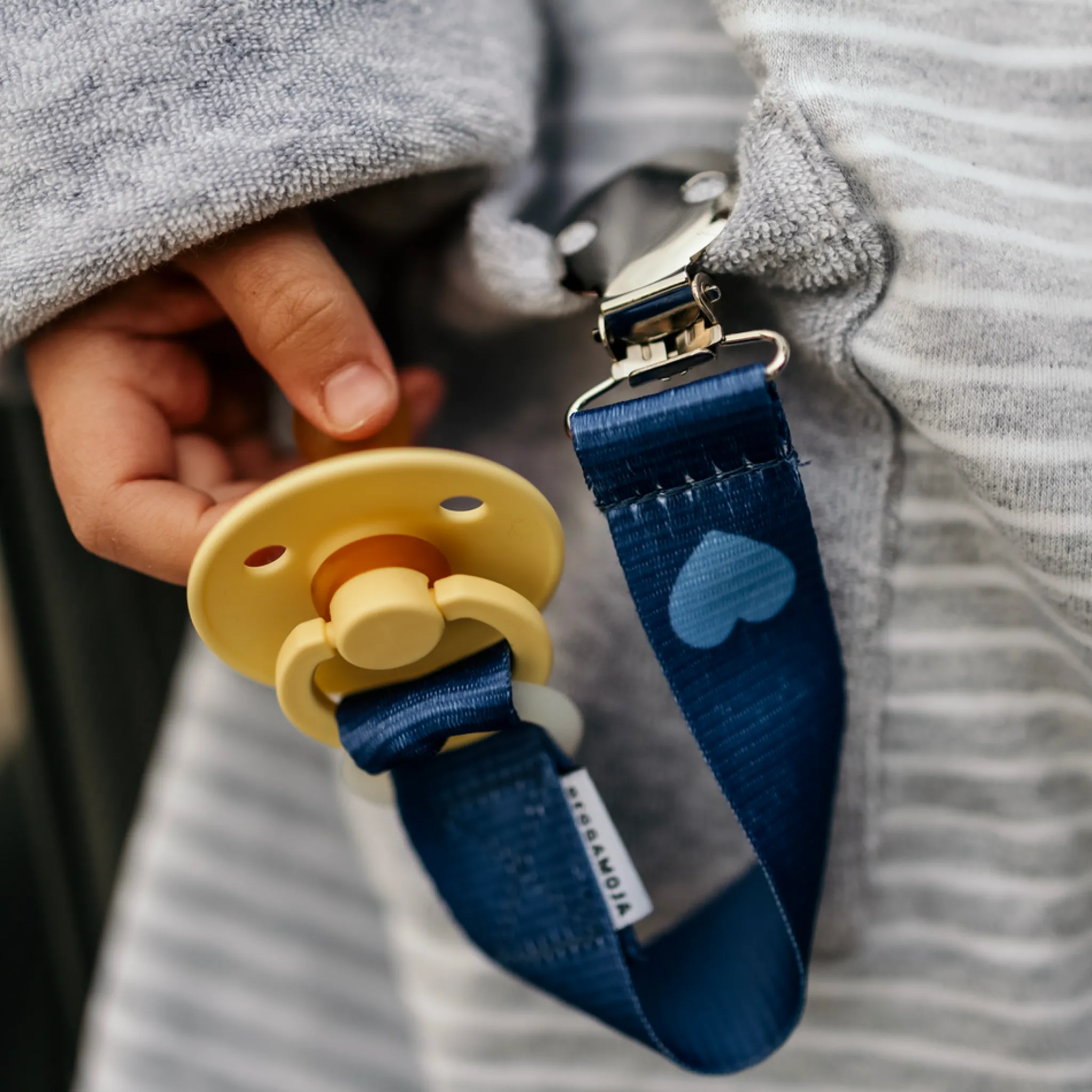 Geggamoja Napphållare<Napphållare Blå Hjärta