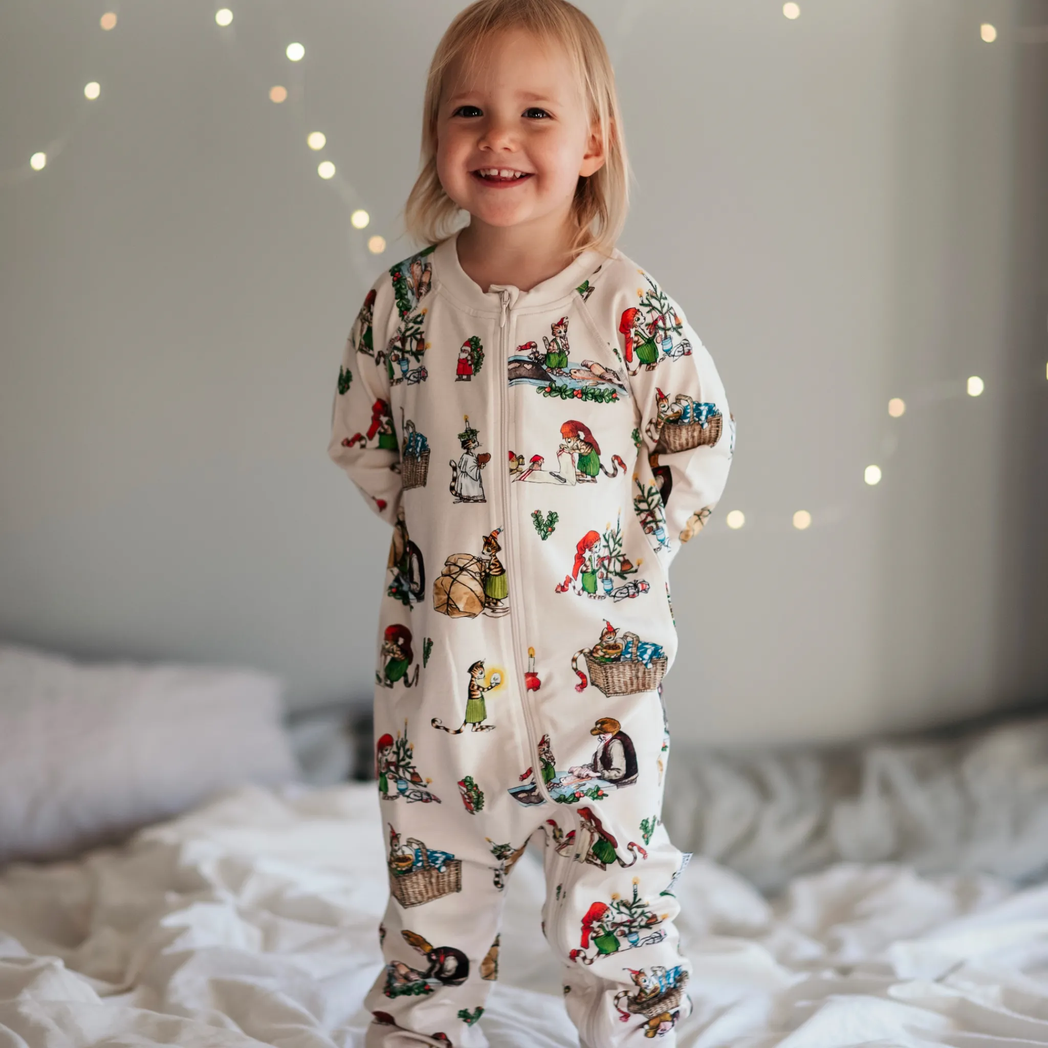 Barn Geggamoja Pyjamas Heldräkt<Pyjamas Pettson och Findus Beige -Julpyjamas