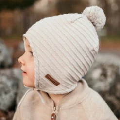 Barn Geggamoja Vintermössor|Hjälmössor<Stickad Hjälmmössa Beige