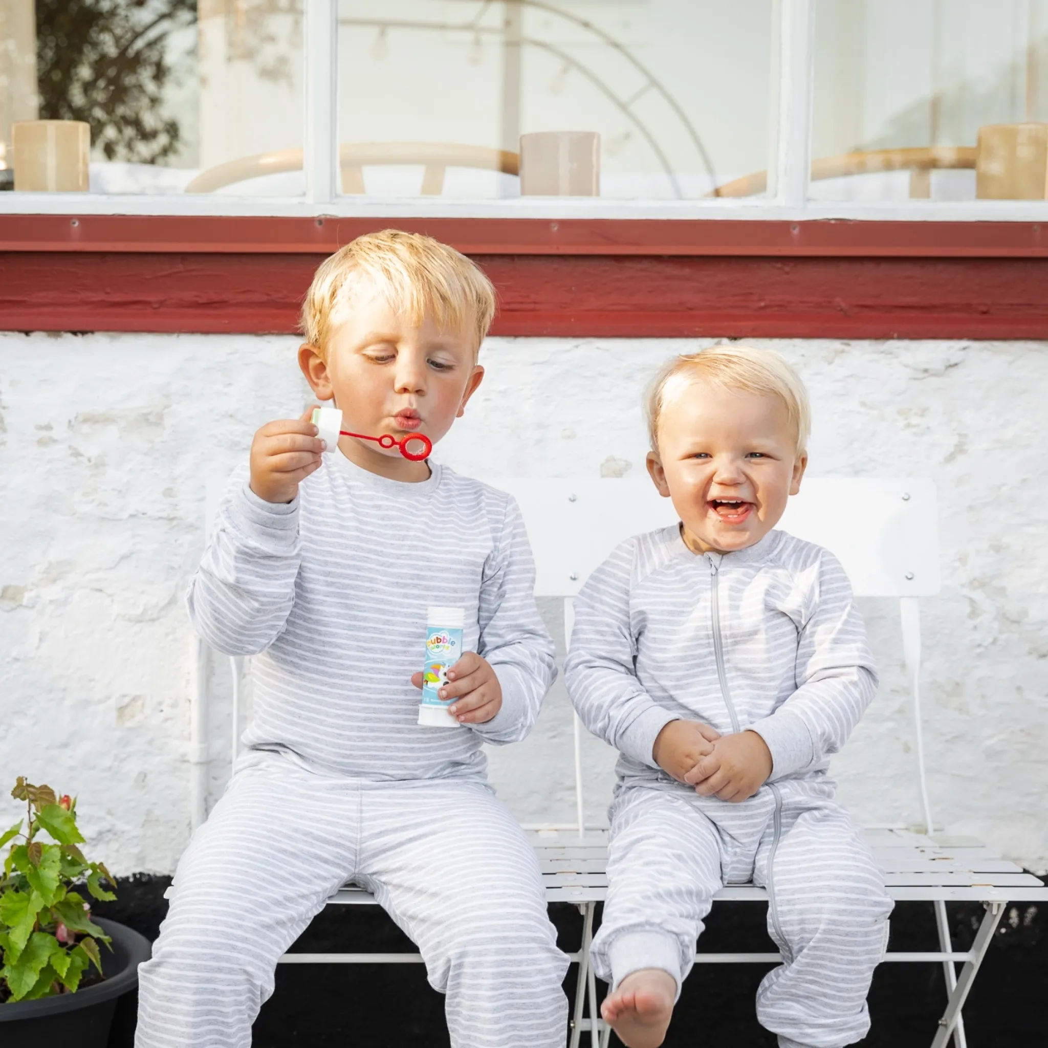 Barn Geggamoja Pyjamas Tvådelad|Bambukläder<Tvådelad Pyjamas Bambu Classic Grå/Vit
