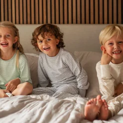 Barn Geggamoja Pyjamas Tvådelad|Bambukläder<Tvådelad Pyjamas Bambu Classic Grå/Vit