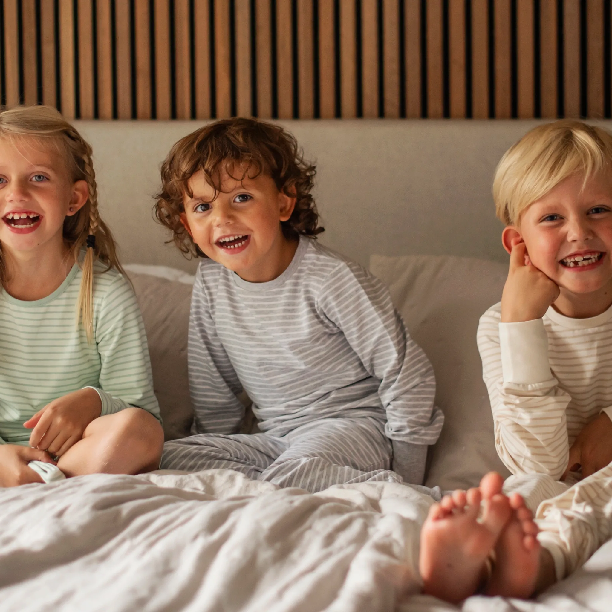 Barn Geggamoja Pyjamas Tvådelad|Bambukläder<Tvådelad Pyjamas Bambu Classic Grå/Vit